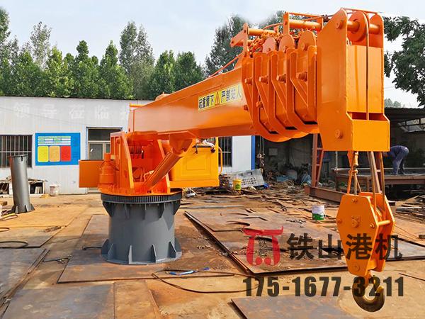 江西新余甲板起重機廠家船用起重機如何進行裝卸貨物？